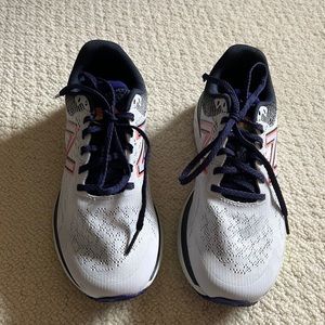 EUC New Balance Fresh 680 Foam Women’s Sneakers, size 7